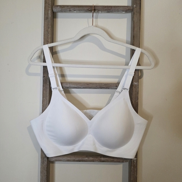 ⭐️40% Off⭐️ KeepMyself All Day Comfort Bra In White - Picture 3 of 13